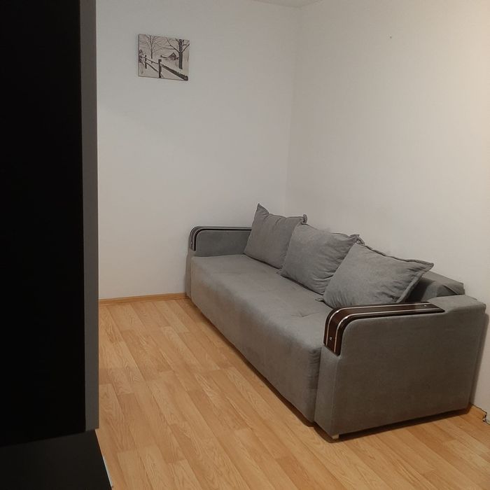 Apartament 2 camere de închiriat zona vest(pod înalt)