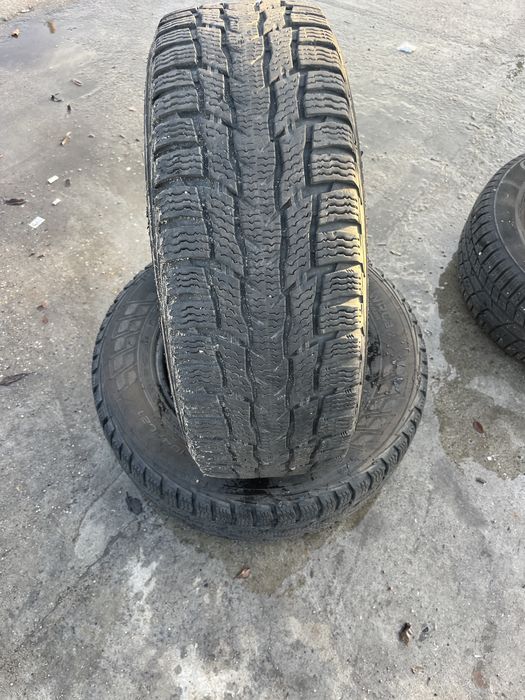 Гуми 215 65 15C Nokian