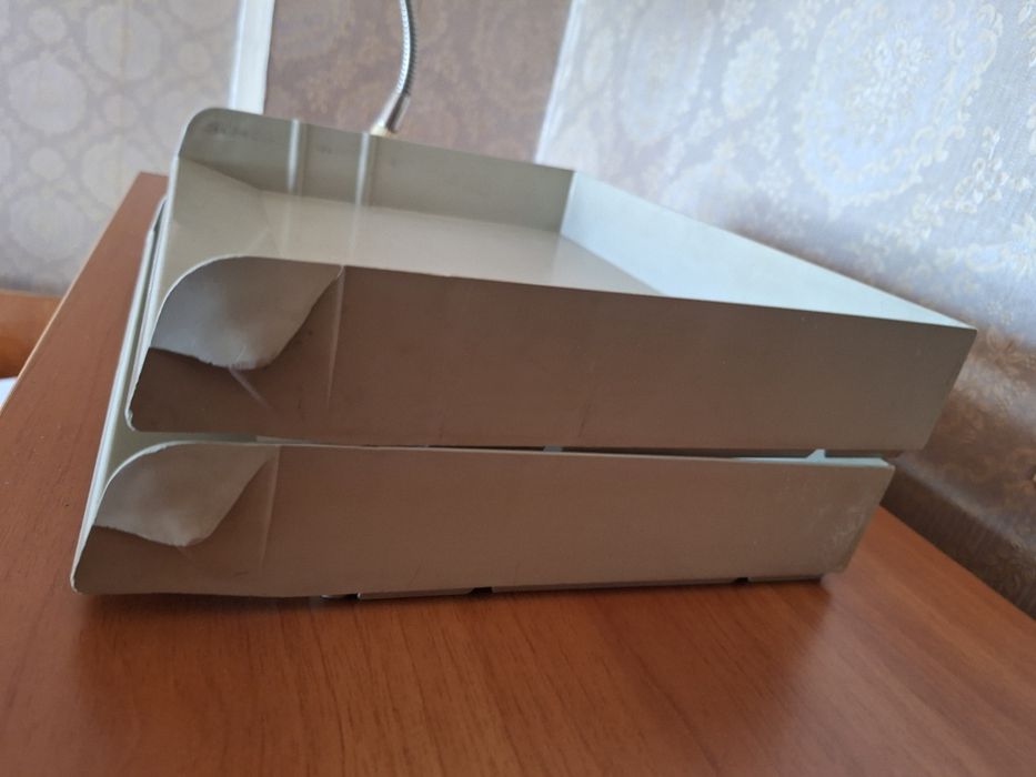 Органайзер за документи за бюро.