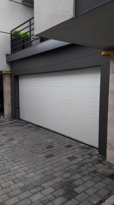 Usa de garaj sectionala izolata de la XPT DOORS 2500L/2000H