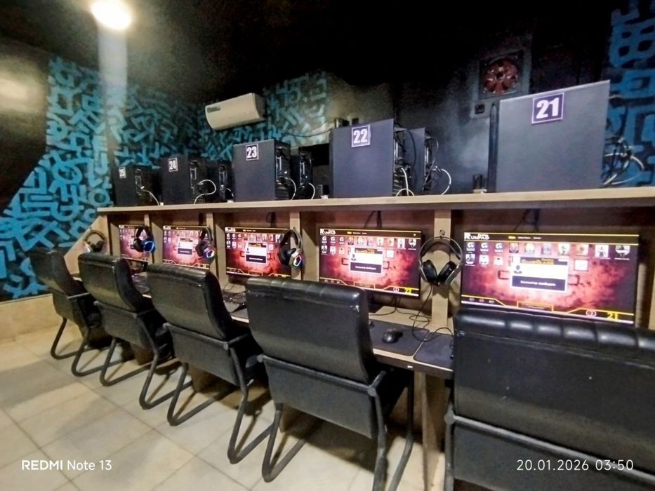 Игравой компютерлар 30 дона идеал холати мебел ва стул кушиб берилади