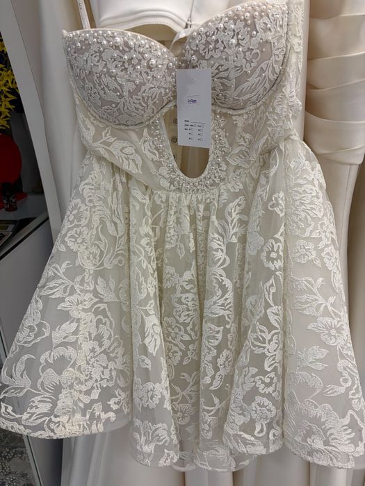 Vand rochie scurta de mireasa  Milla Nova