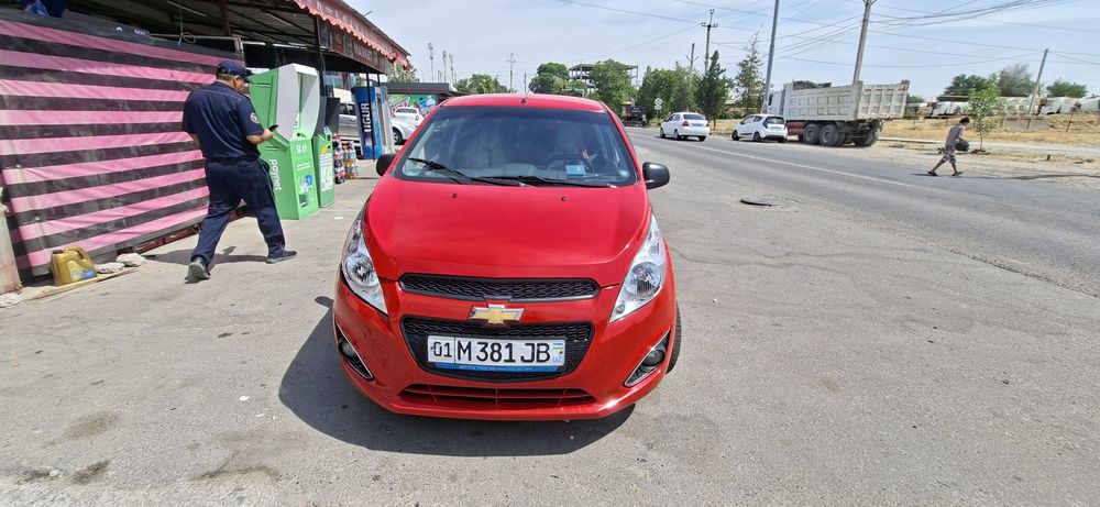 Srochna Qizil spark 2015 avtomat 1 mator 4 pok metan