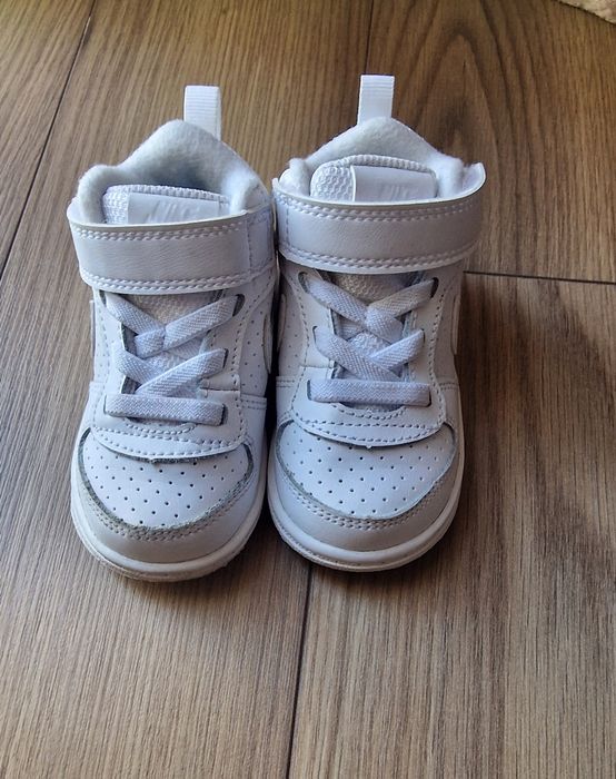 Adidași Nike marimea 21 in stare foarte buna