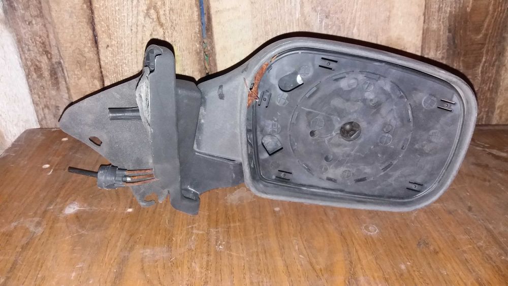 Продам зеркало на ниву 21214