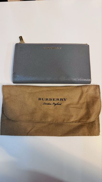 Portofel Burberry gri lucios
