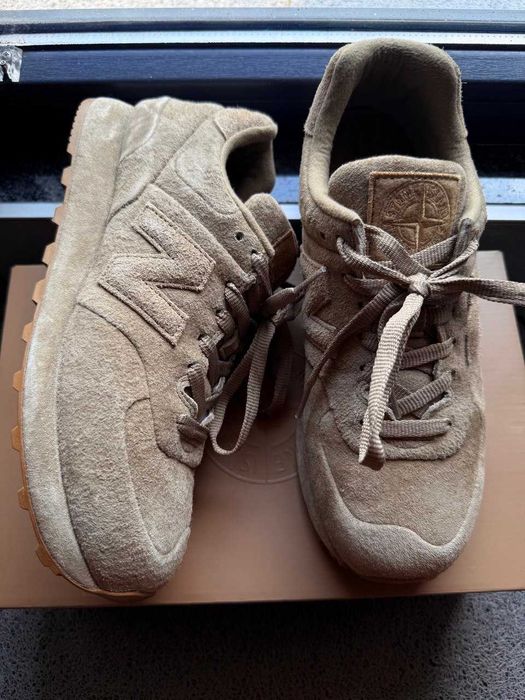 Колабарация на Stone Island и New Balance 574 Модел Ghost Цвят Тъмно Бежев Размер 42,5 Уникални маратонки за колекционери