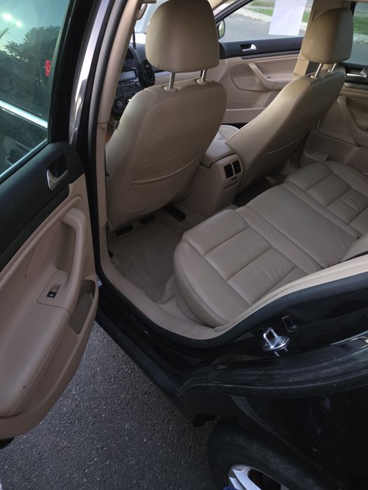 Vând Volkswagen golf 5