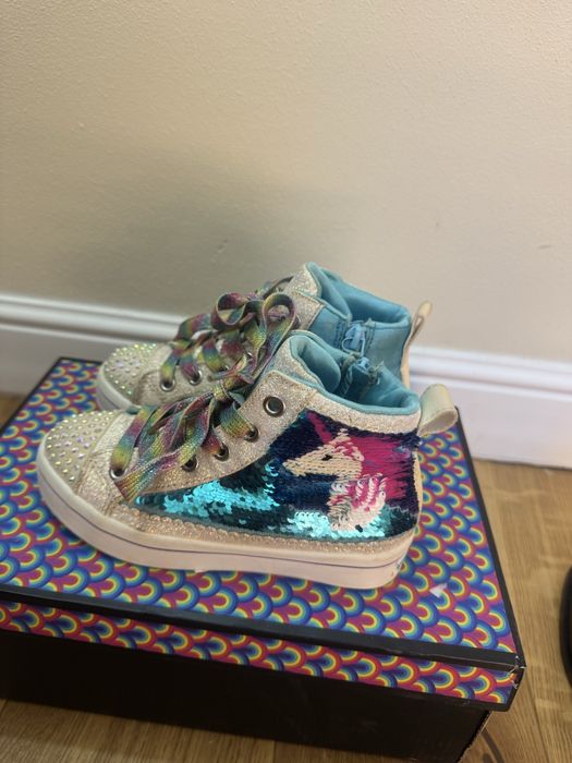 Adidasi skechers