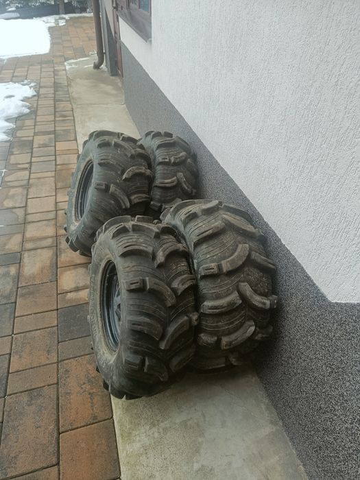 Vând se anvelope kenda executioner pe 27 cu jante r 12