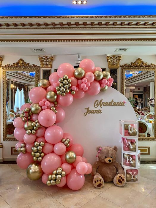 Colt foto /Decoratiuni nunta /botez  / Arcada baloane