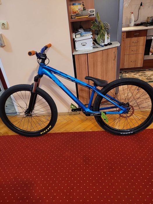 Dirt jumper Canyon stitched