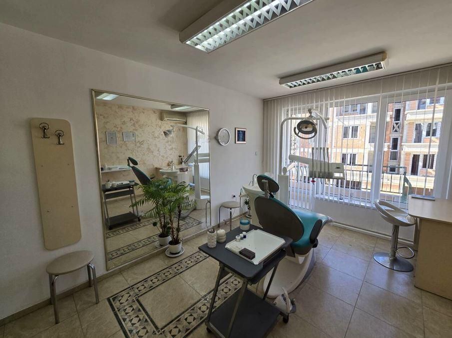 Дава се под наем Офис в Бургас, Център - 57 кв.м за 612 € - Снимка #1