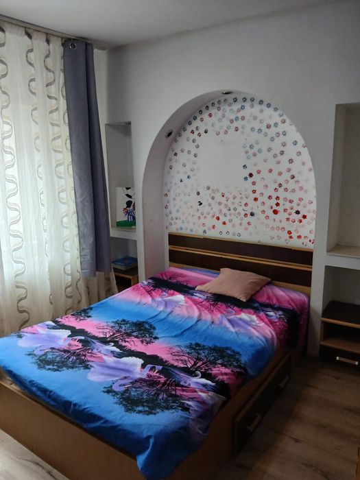 Închiriez apartament
