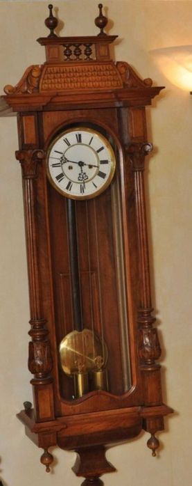 Ceas vechi de perete cu 2 greutati