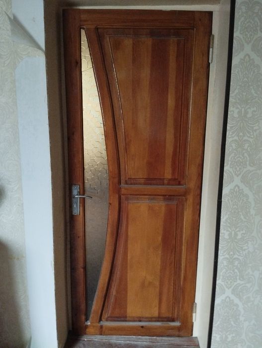 Eshik yogʻoch dveri  bu