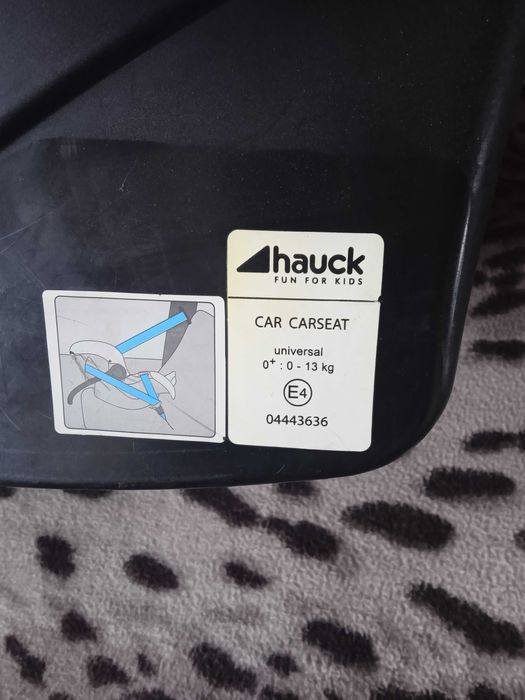 столче за кола за новородено