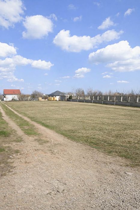 Teren 1.000 mp Glina - 18 ml -dubla deschidere-accept schimb cu apart.