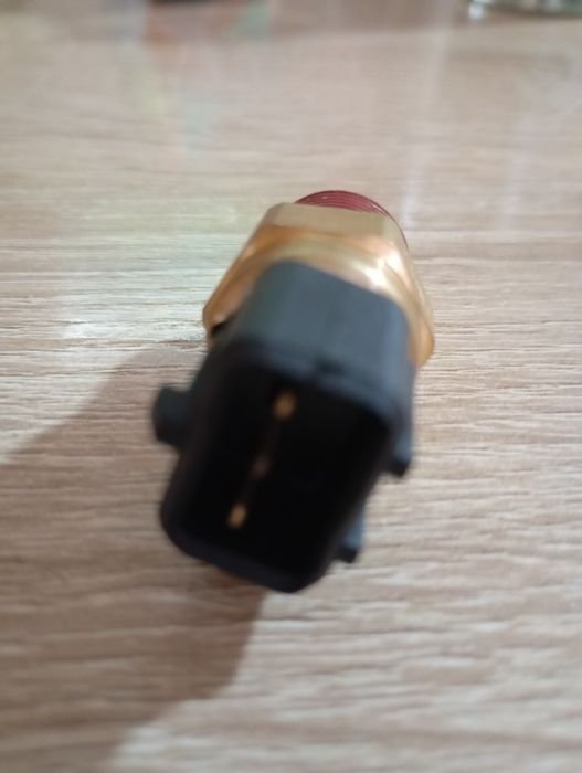 Продам датчик температуры хендай