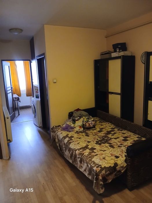 Închiriez apartament