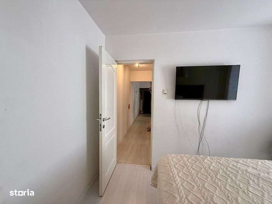 Apartament 3 camere semidecomandat, 57 mp, zona Craiovita-Noua