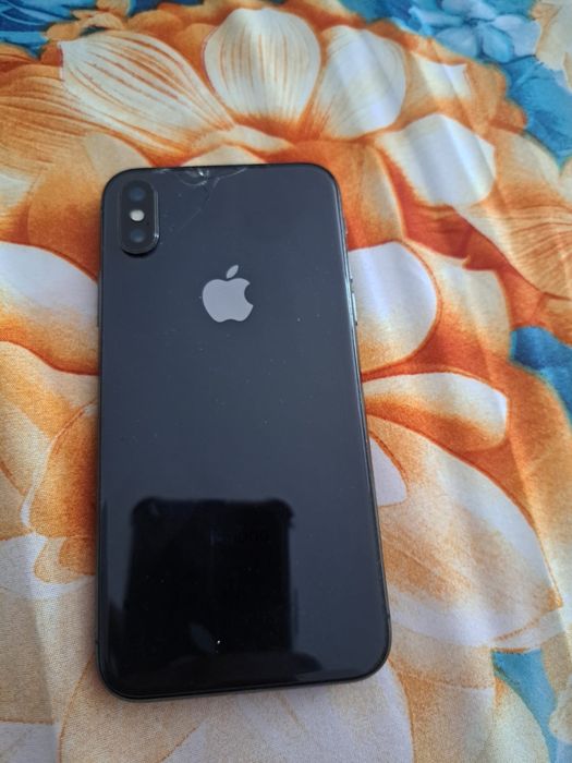 Vand iphone x mai multe deralii in privat