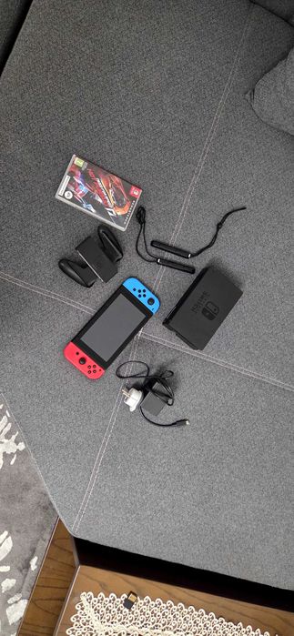 Nintendo Switch в хорошем состоянии, без коробки, только обмен.