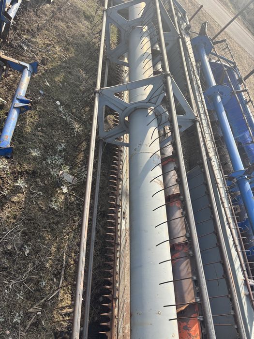 Жатка на комбаин вектор