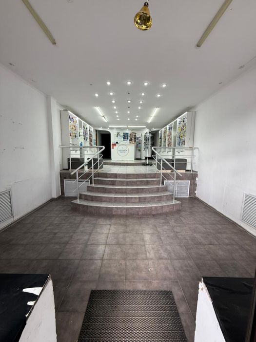 Сдам островок при входе в оптику