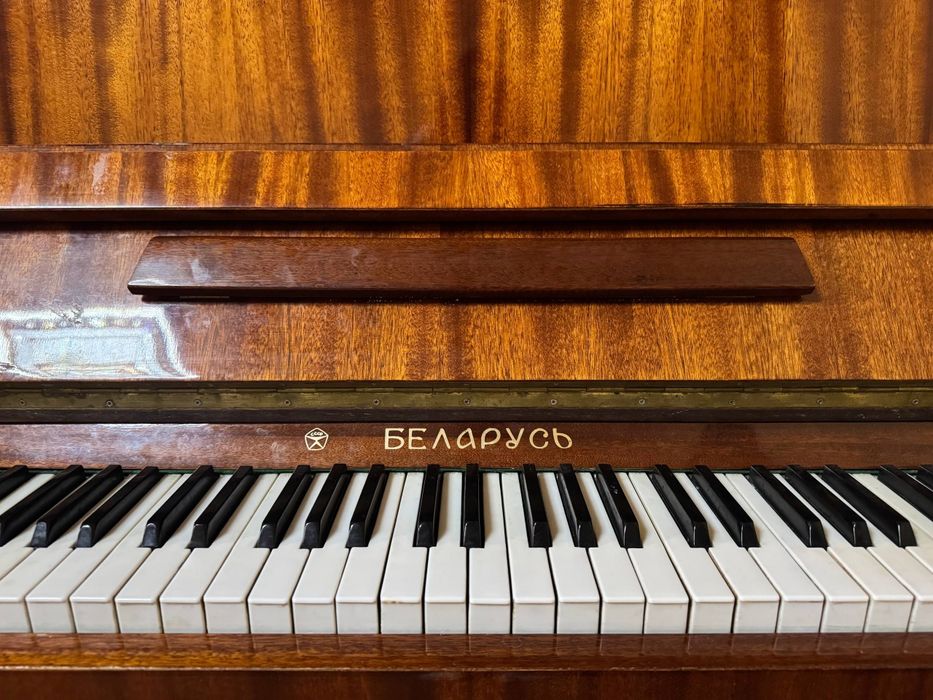 Срочно фортепиано сотилади. Нархи келишилган холда. Холати зур!