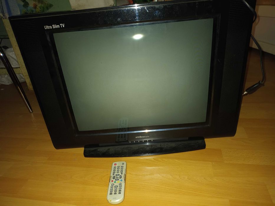 оригинален немски телевизор шнайдер.голям 22 инча