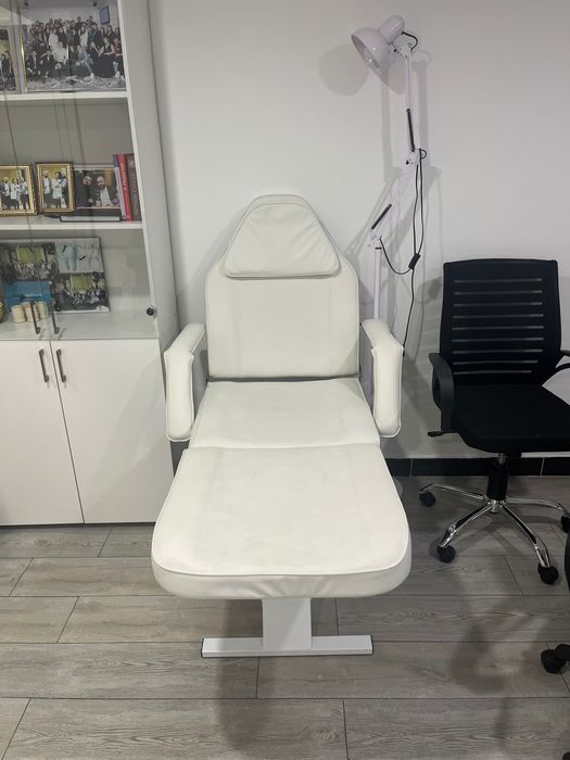 Кушетка косметологоческий