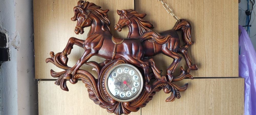 Ceas de masă vechi foarte îngrijit și funcțional 250