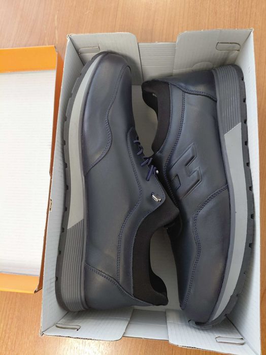 Продавам мъжки обувки