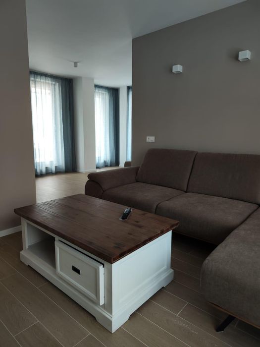 Дава се под наем Тристаен апартамент в София, Кръстова вада - 200 кв.м за 1500 € - Снимка #1