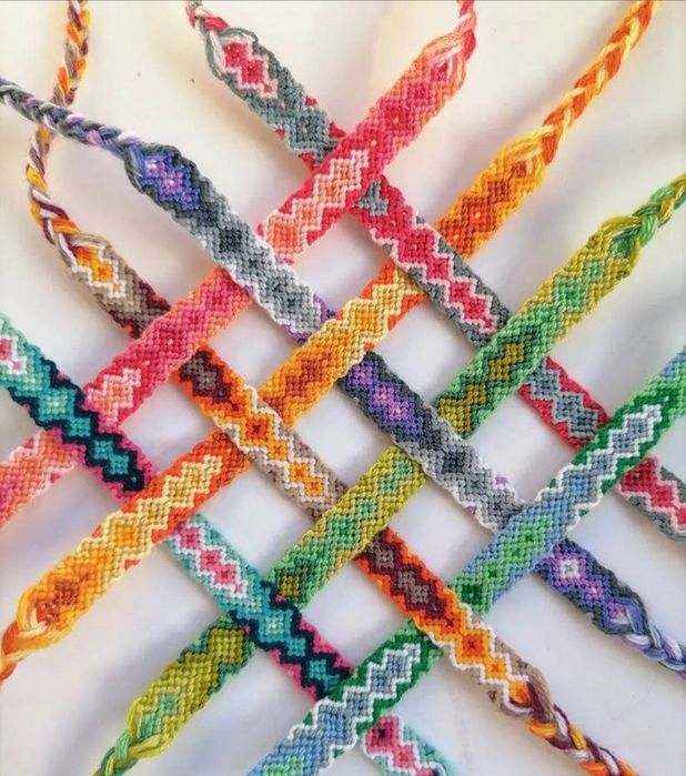 Ръчно плетена гривна