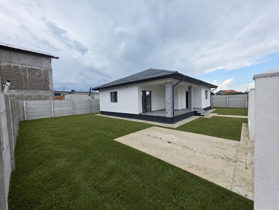 Casa individuala Domnesti , placa beton, 3 camere,  lângă pădure