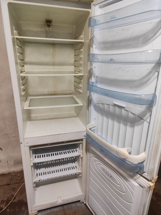 Холодильник рабочий