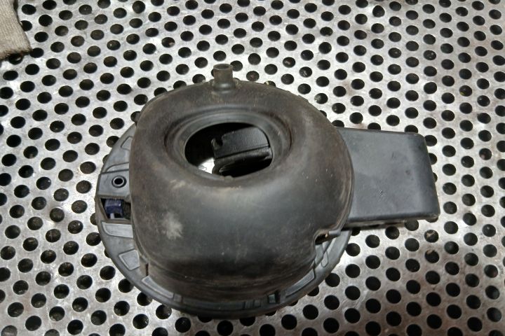 Usita rezervor 5M0809857 5M0809857 Volkswagen VW Golf a 5-a generatie