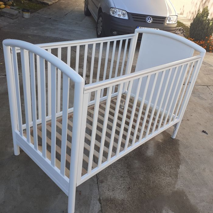 Pătuț pentru copii. Și cuier