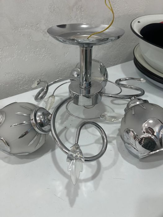 Люстры комнатные