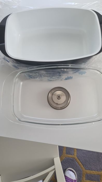 Tavă cu capac pentru friptură