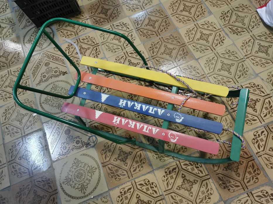 Продам новые санки