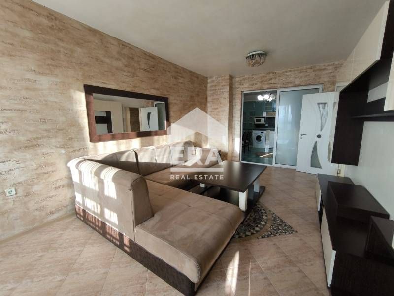 Дава се под наем Тристаен апартамент в Хасково, Дружба 1 - 85 кв.м за 382.5 € - Снимка #1