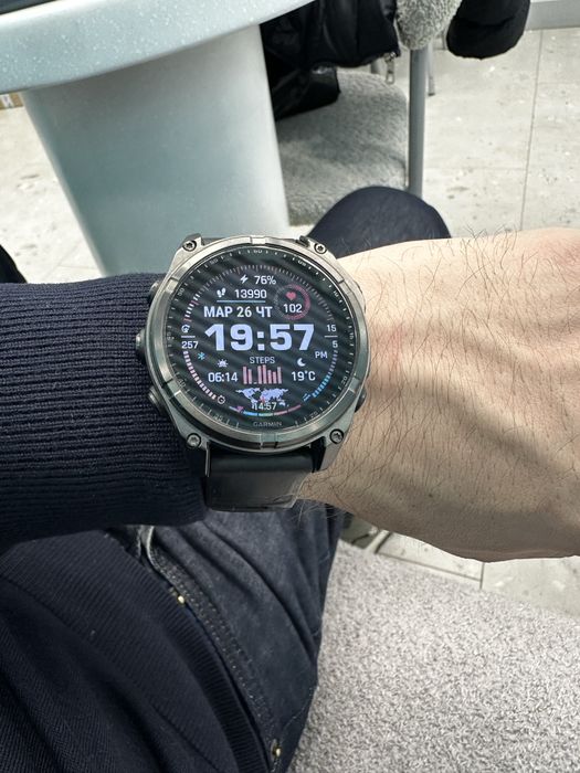 Garmin fenix 8 .