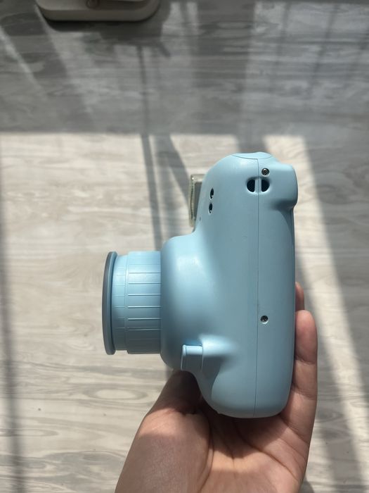 Продам Instax mini 11