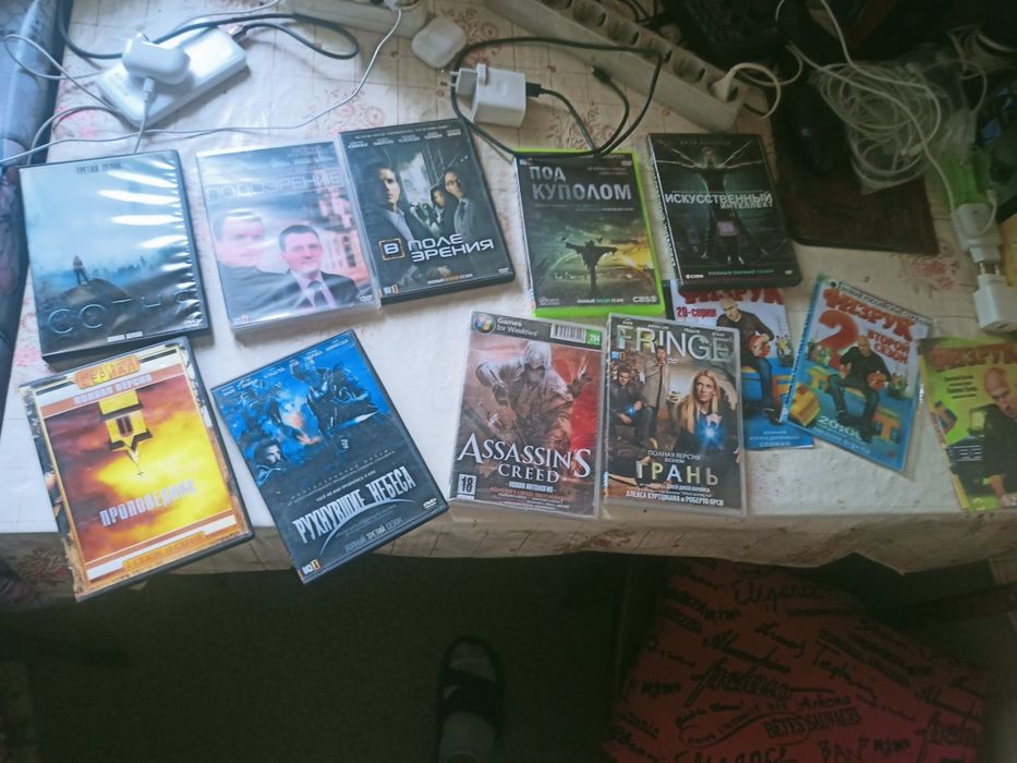 Продам диски с фильмами, сериалами и играми