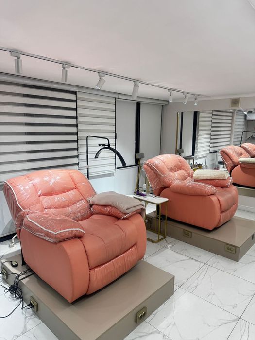 Сдаются реклайнеры  в салоне красоты