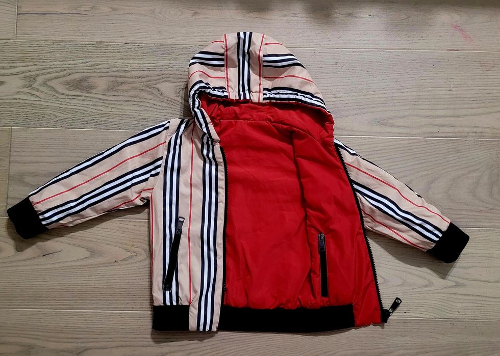 Geaca Burberry originala 4 ani, cu 2 fete