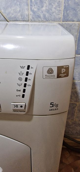 Стиральная машинка автомат Hotpoint Ariston